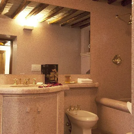 Easybnb - Luxury Navona بيت ضيافة 4*