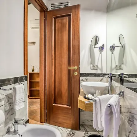 Easybnb - Luxury Navona 4* Rome