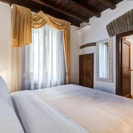 Easybnb - Luxury Navona 4* Rome