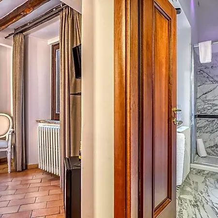 Easybnb - Luxury Navona Affittacamere 4*