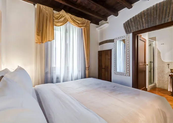 Easybnb - Luxury Navona 4* Rom